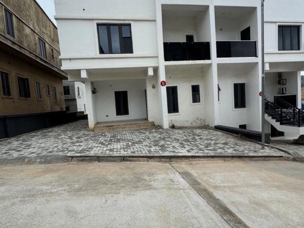 4 bedroom semi-detached duplex for rent in Apo Dutse, Abuja