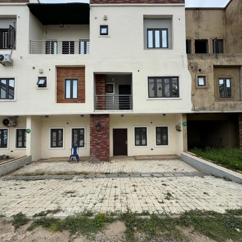 4 bedroom terrace duplex with BQ for sale in Apo Dutse, Abuja