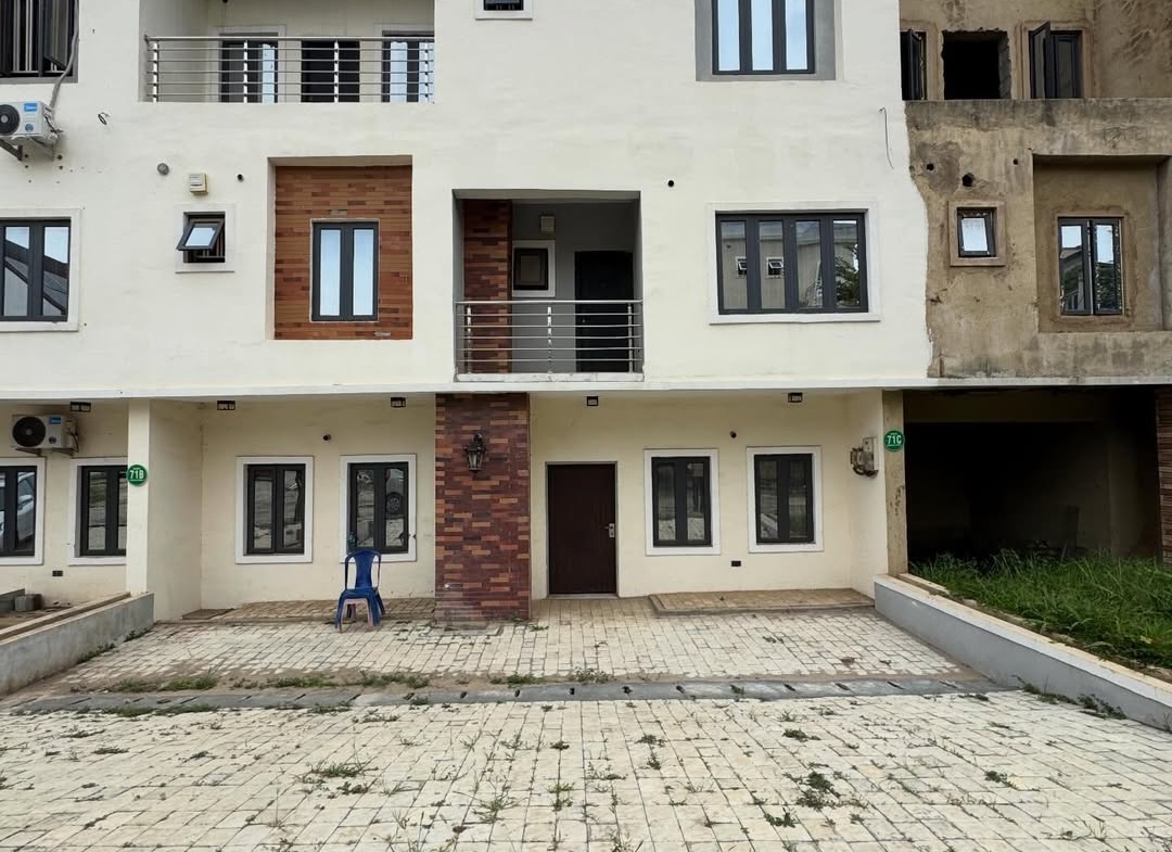 4 bedroom terrace duplex with BQ for sale in Apo Dutse, Abuja