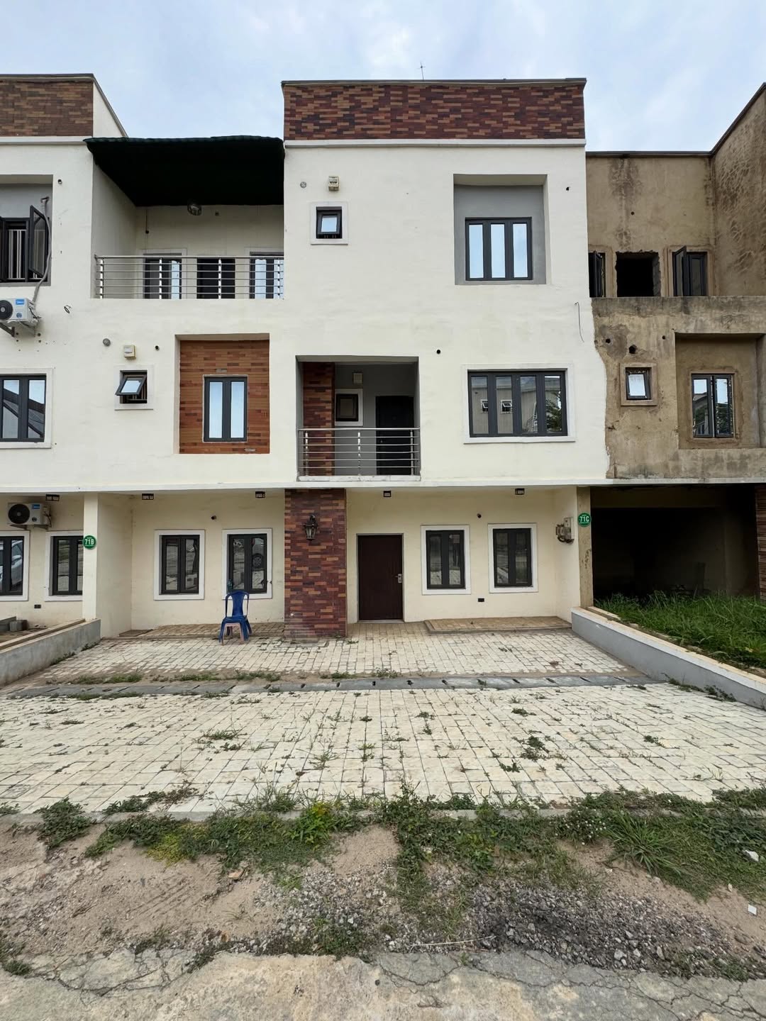 4 bedroom terrace duplex with BQ for sale in Apo Dutse, Abuja