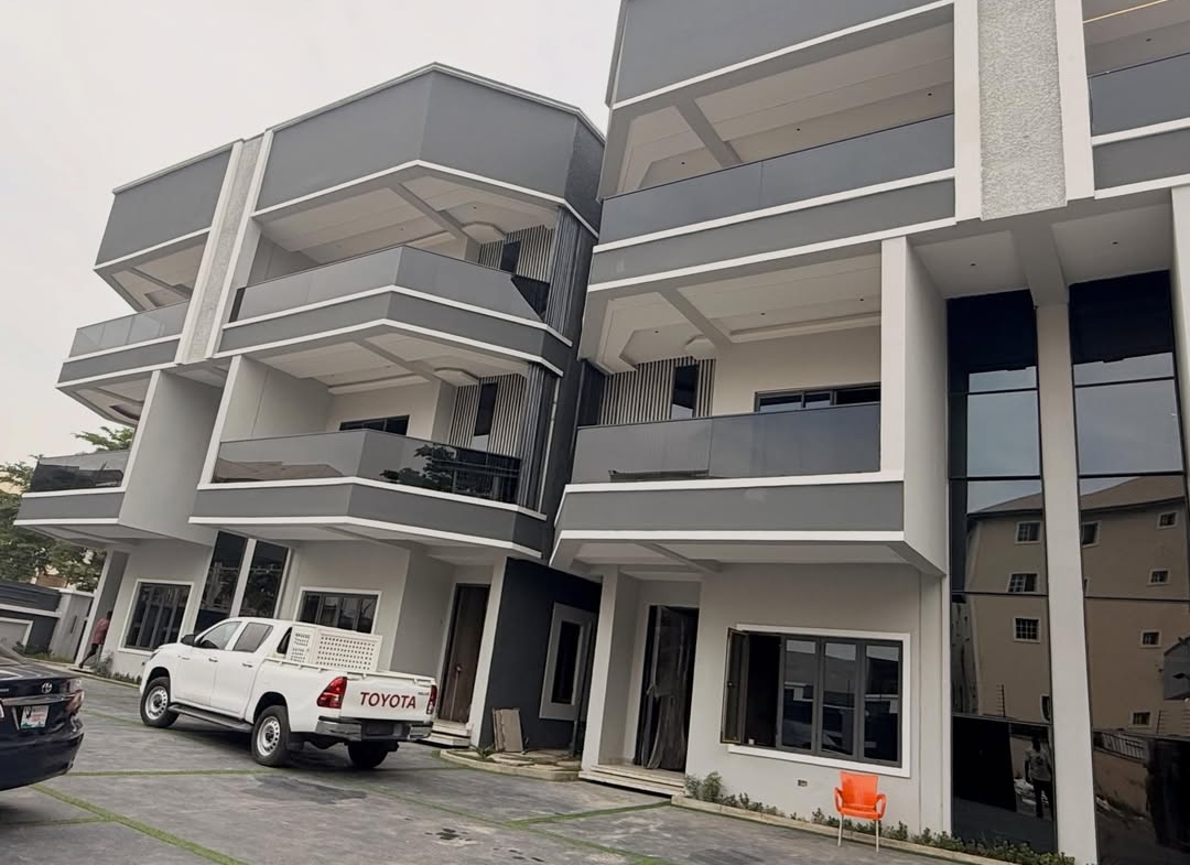 4 bedroom terrace townhouse with BQ for sale in Utako, Abuja