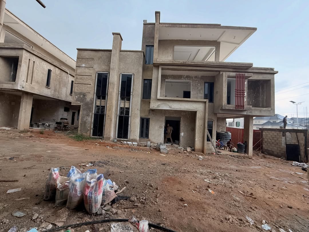 5 bedroom detached duplex with BQ for sale in Mabushi, Abuja