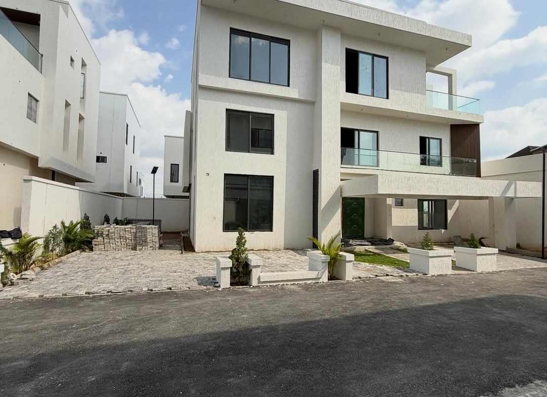 7 bedroom villa for sale in Katampe Extension, Abuja