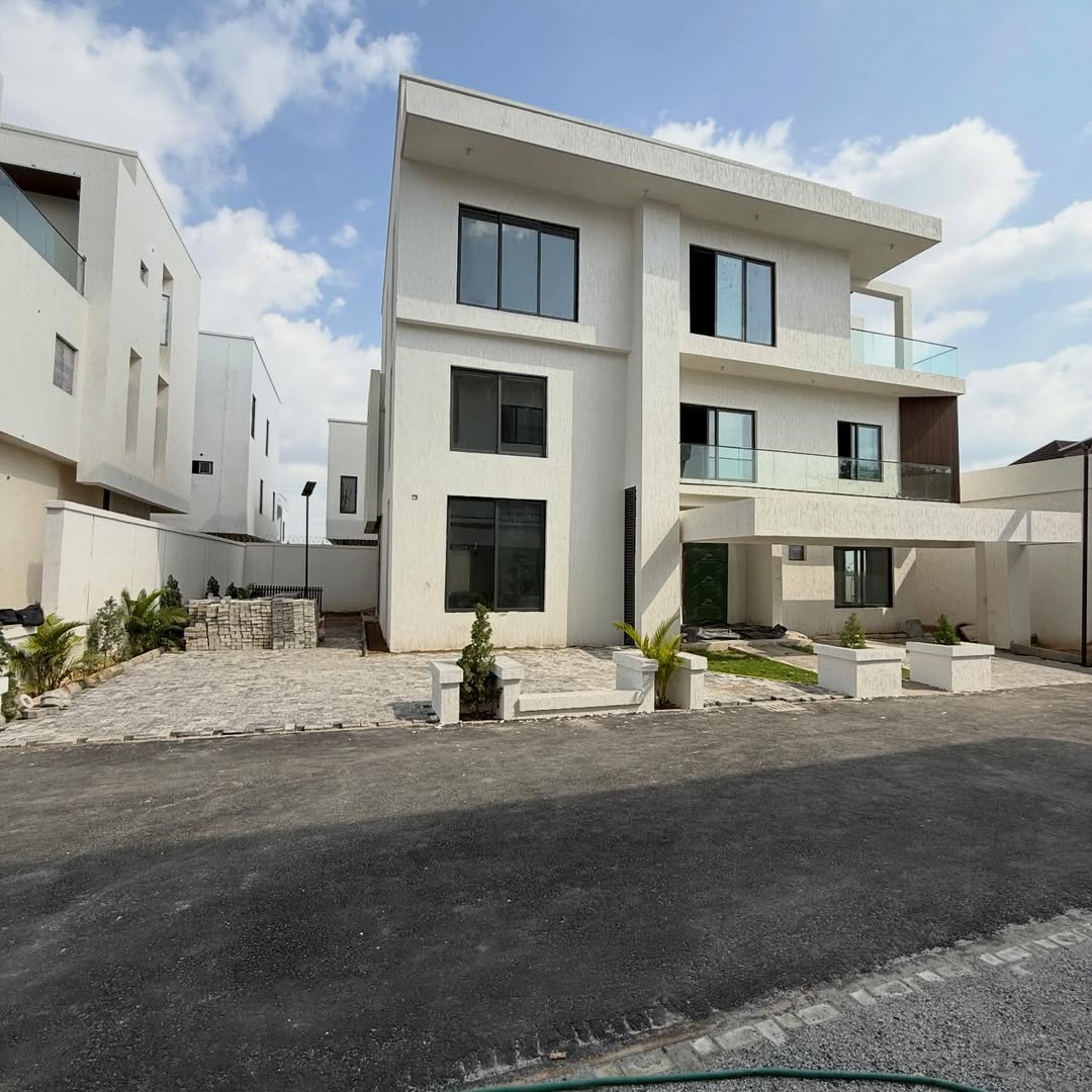 7 bedroom villa for sale in Katampe Extension, Abuja