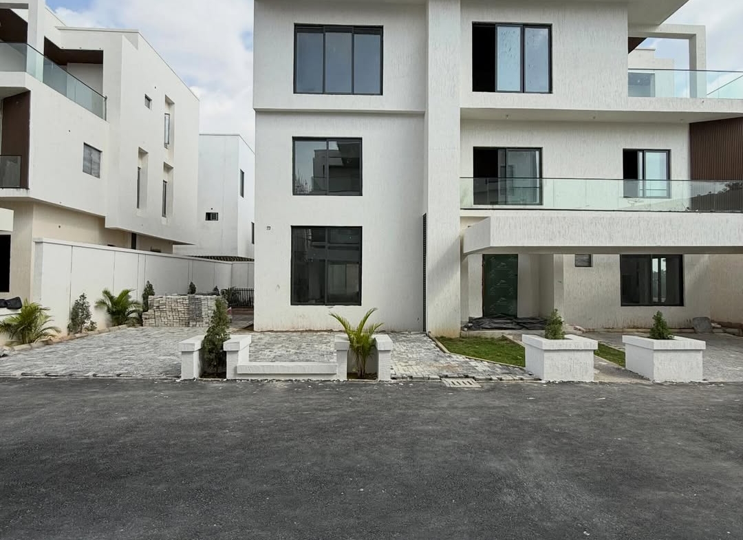 7 bedroom villa for sale in Katampe Extension, Abuja