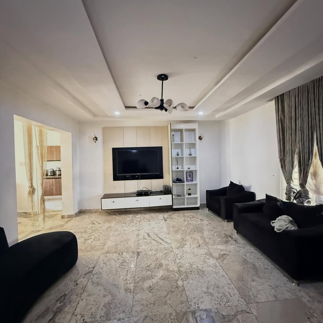 3 bedroom flat with BQ for sale in Galadimawa, Abuja