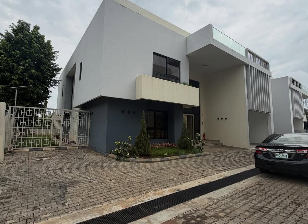 6 bedroom villa for rent in Apo Legislative Quarters, Abuja