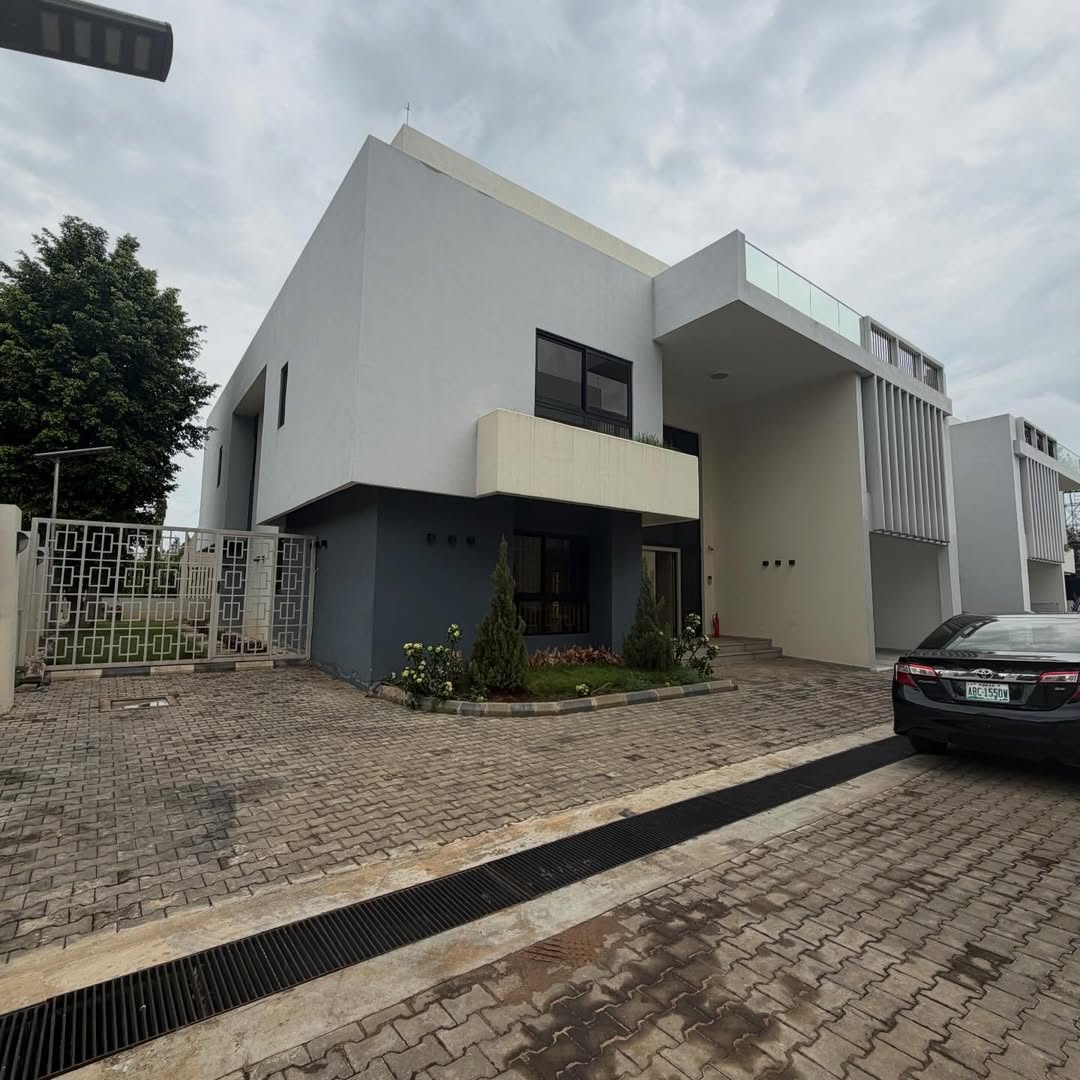 6 bedroom villa for rent in Apo Legislative Quarters, Abuja