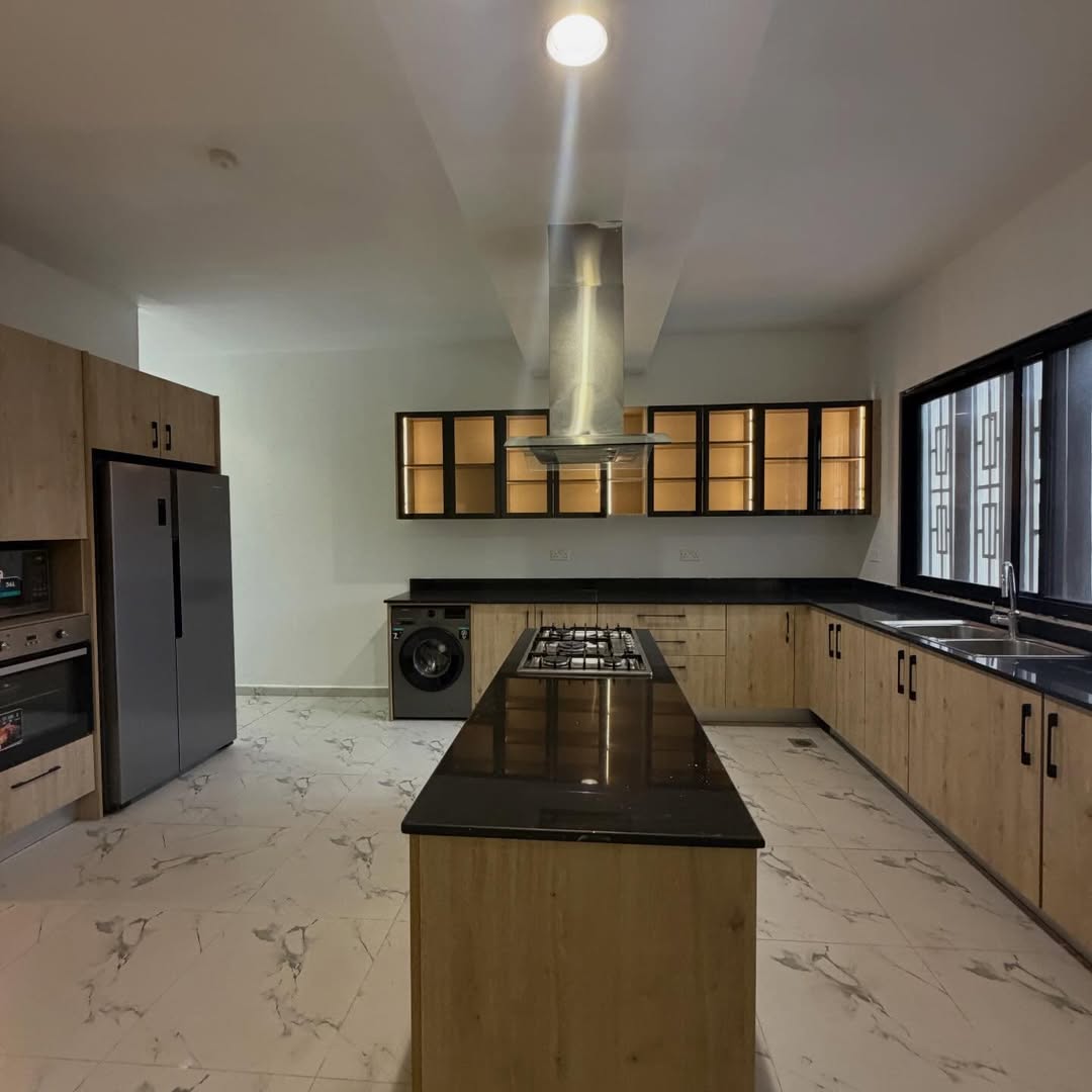 6 bedroom villa for rent in Apo Legislative Quarters, Abuja