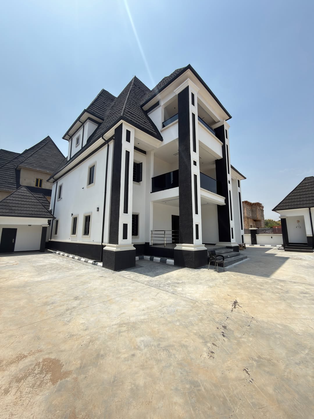 6 bedroom detached duplex for sale in Dakwo District, Abuja