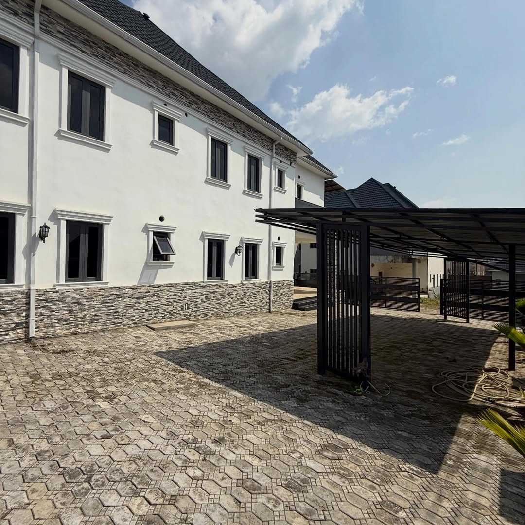 5 bedroom semi-detached duplex for sale in Asokoro, Abuja