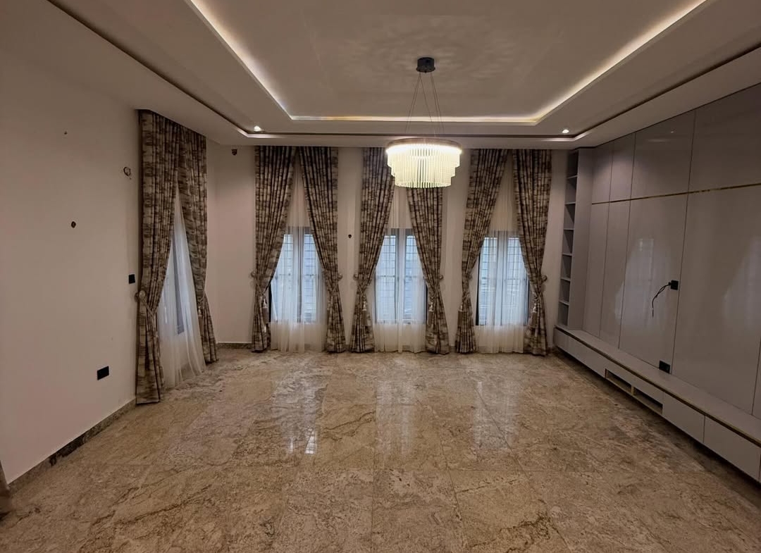 5 bedroom semi-detached duplex for sale in Asokoro, Abuja
