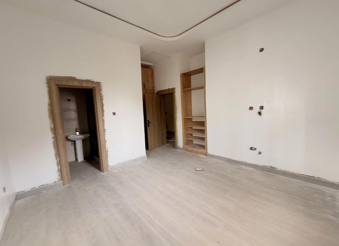 5 bedroom detached duplex with 2BQ for sale in Galadimawa, Abuja