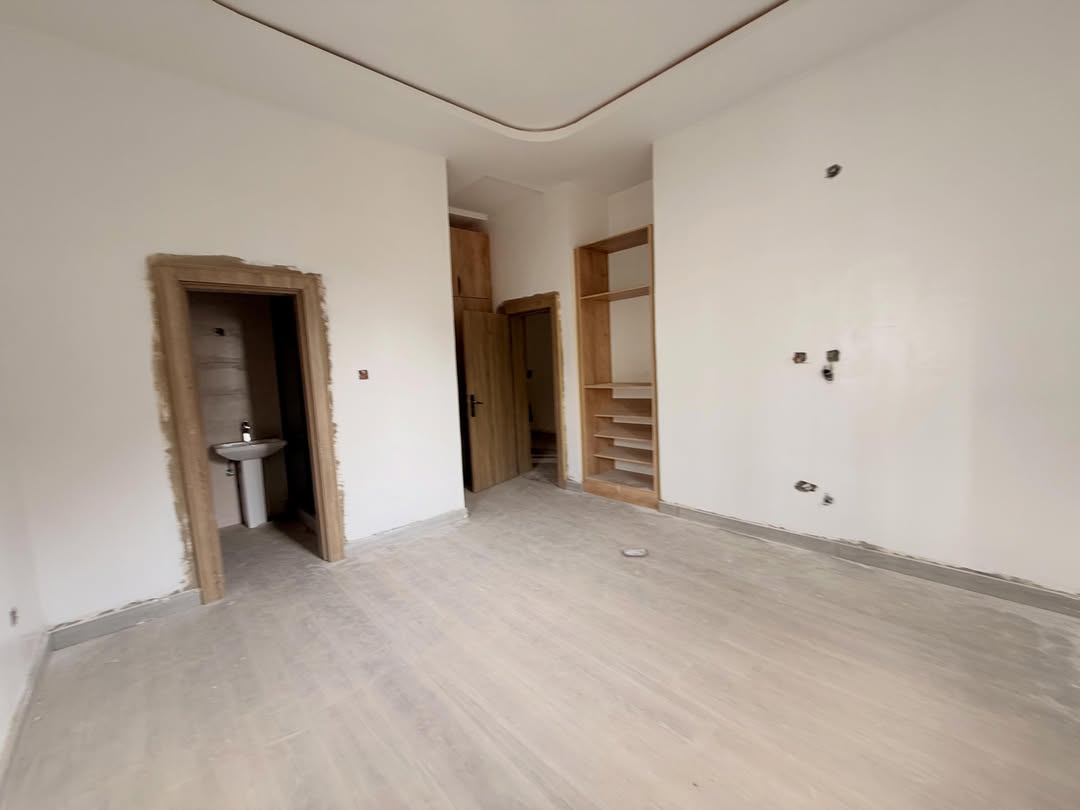 5 bedroom detached duplex with 2BQ for sale in Galadimawa, Abuja