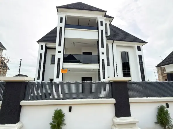 6 bedroom detached duplex for sale in Dakwo District, Abuja