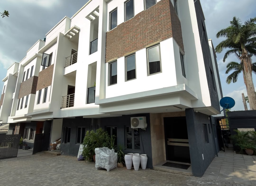 4 bedroom terrace duplex with BQ for sale in Wuse 2, Abuja