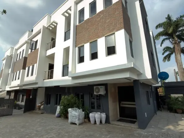 4 bedroom terrace duplex with BQ for sale in Wuse 2, Abuja