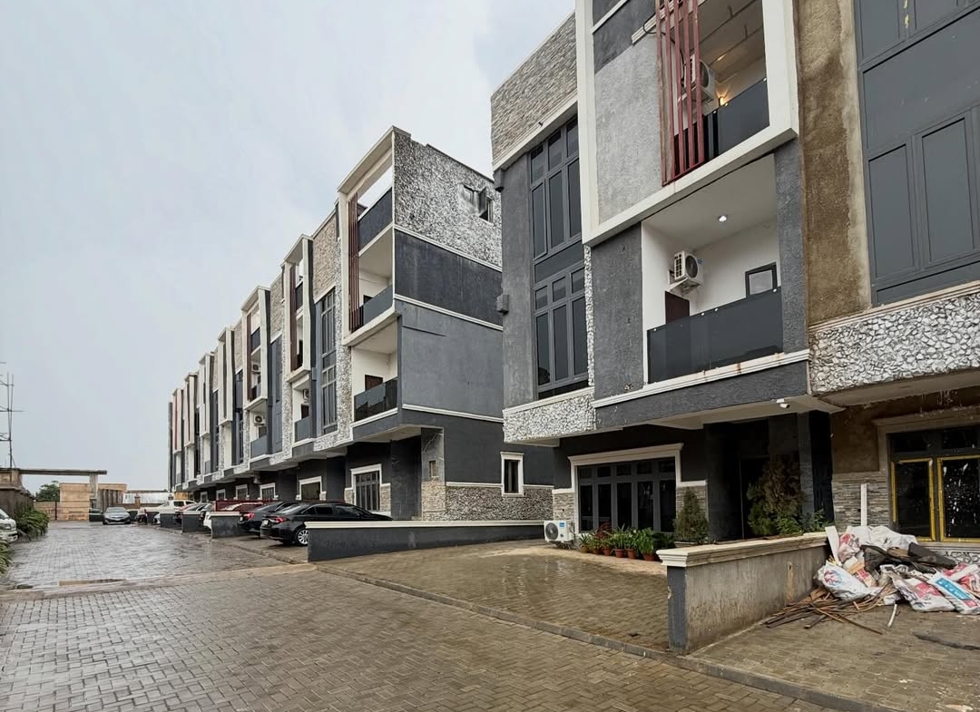 4 bedroom smart terrace duplex for sale in Wuye, Abuja