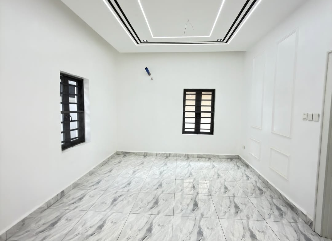 6 bedroom detached duplex for sale in Dakwo District, Abuja