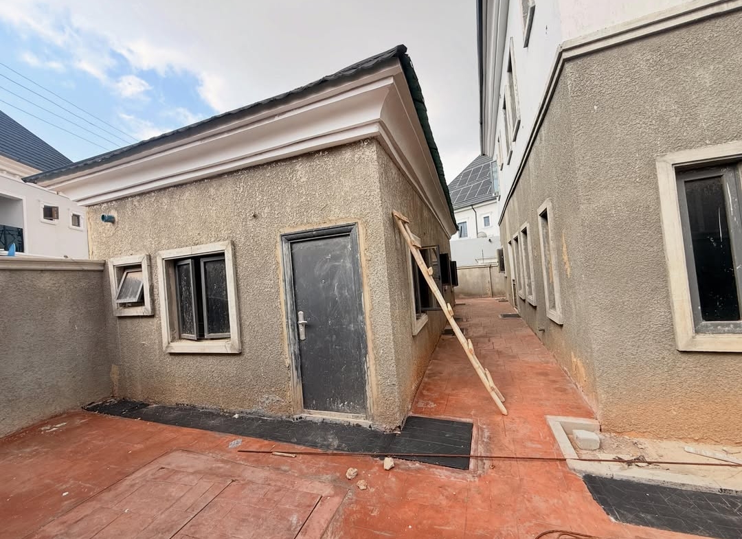 5 bedroom detached duplex with 2BQ for sale in Galadimawa, Abuja