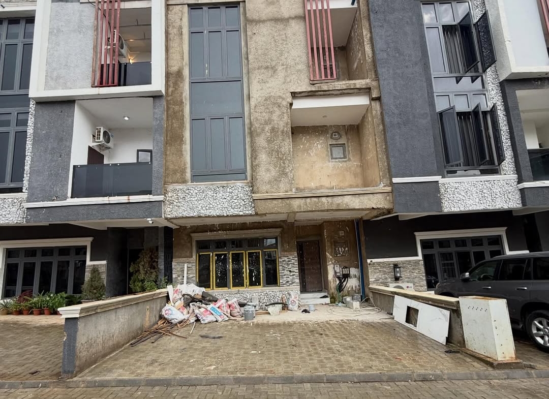 4 bedroom smart terrace duplex for sale in Wuye, Abuja