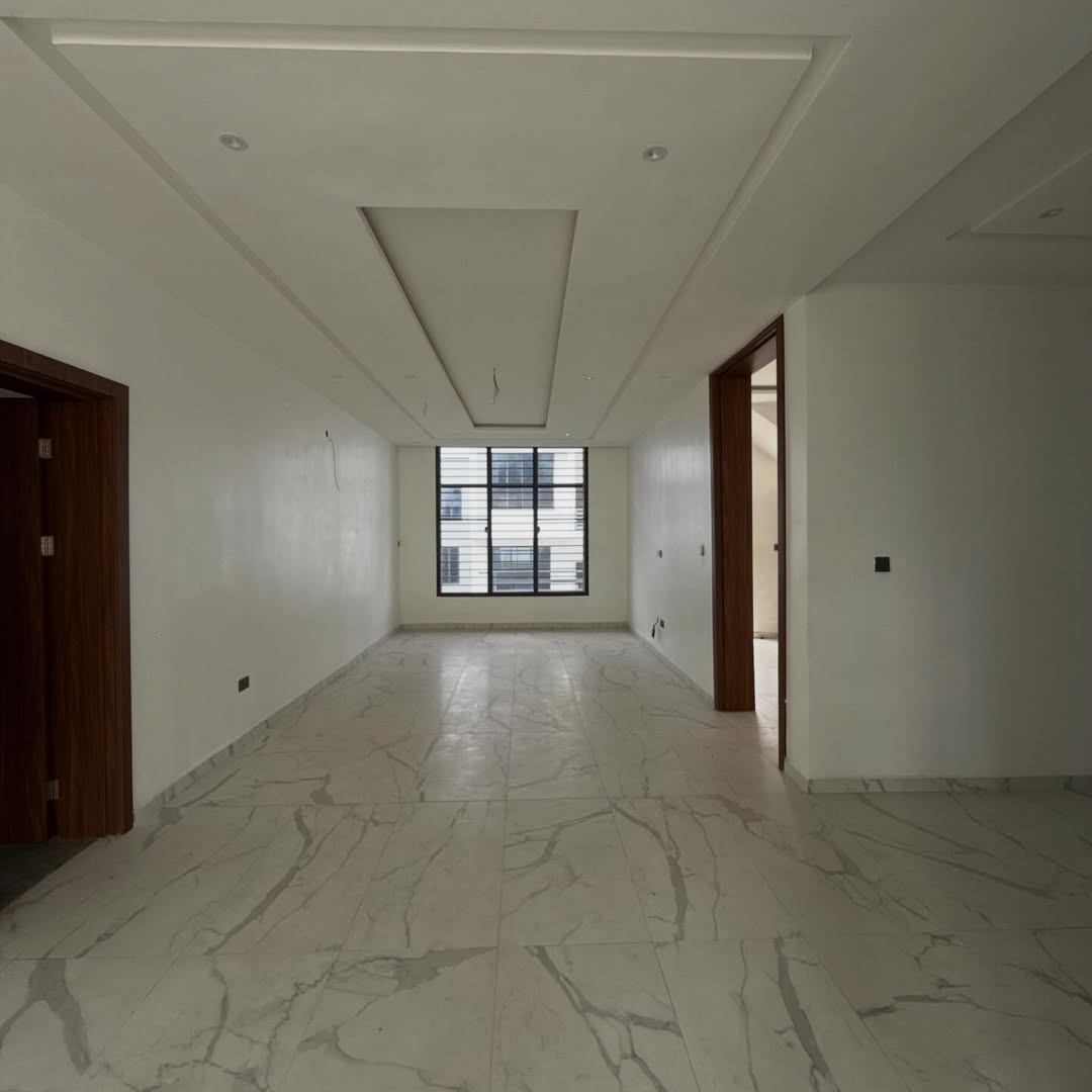 5 bedroom semi-detached duplex with 2BQ for sale in Asokoro, Abuja