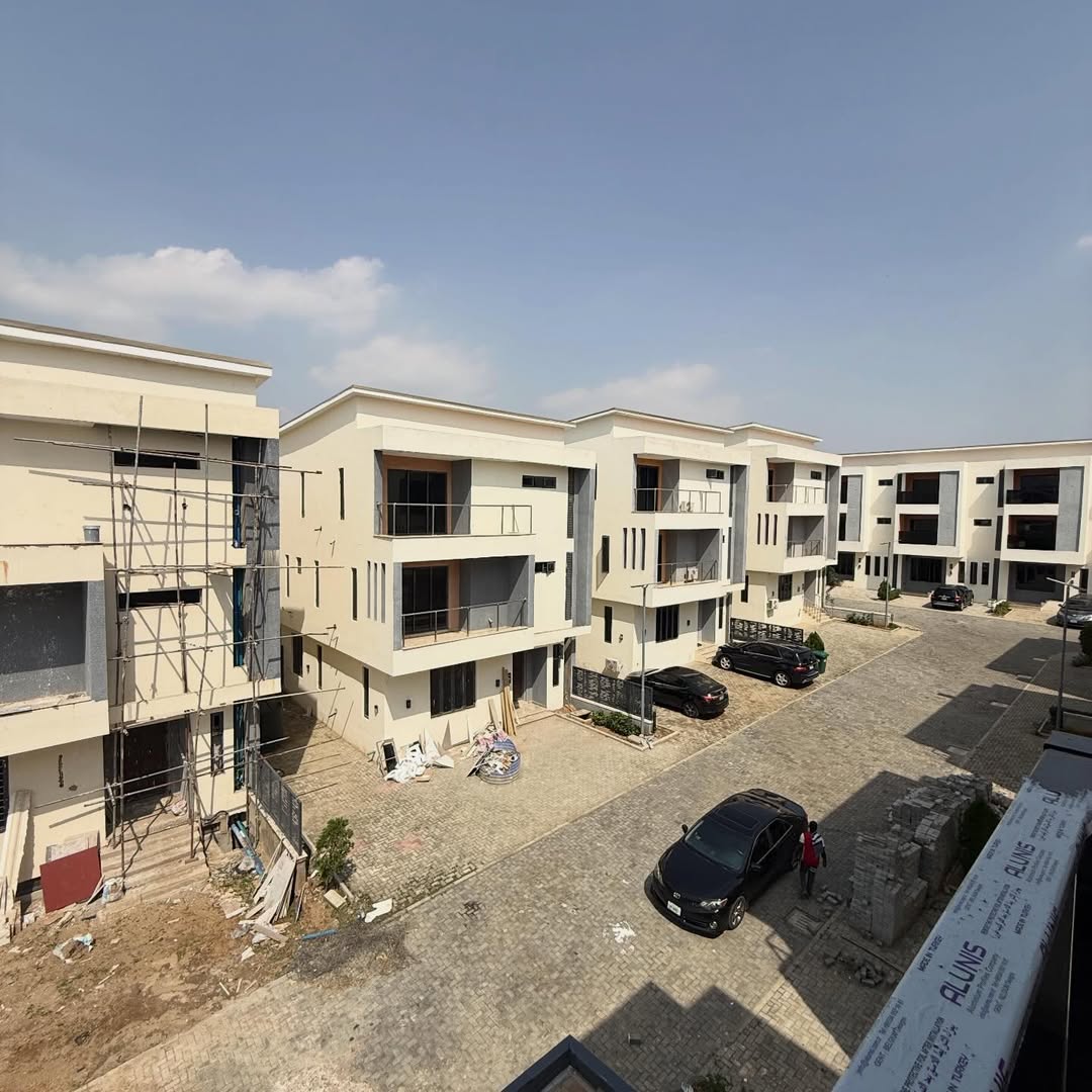 4 bedroom detached duplex with 2BQ for sale in Lifecamp, Abuja
