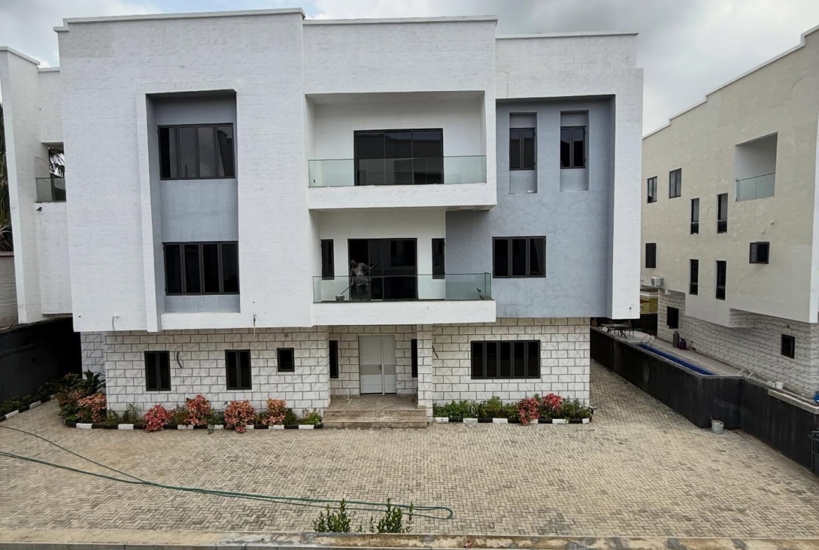 7 bedroom smart detached duplex for sale in Asokoro, Abuja