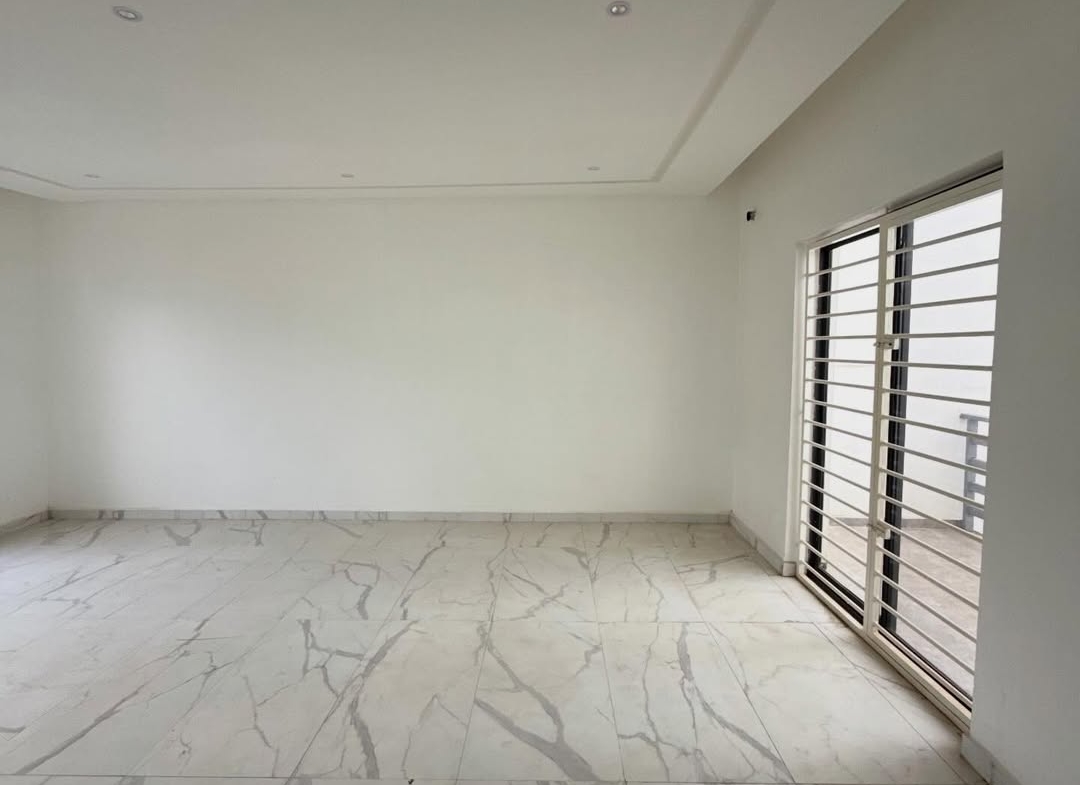 5 bedroom semi-detached duplex with 2BQ for sale in Asokoro, Abuja