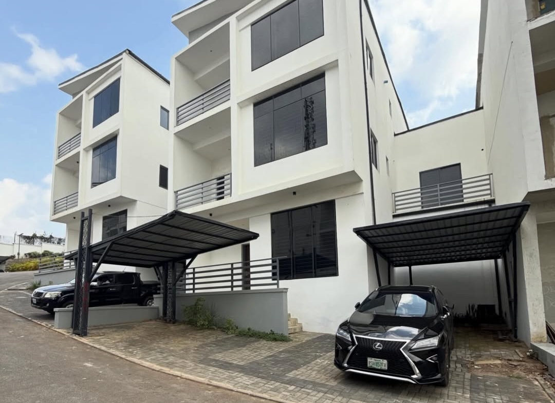 5 bedroom semi-detached duplex with 2BQ for sale in Asokoro, Abuja