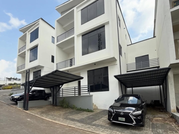 5 bedroom semi-detached duplex with 2BQ for sale in Asokoro, Abuja