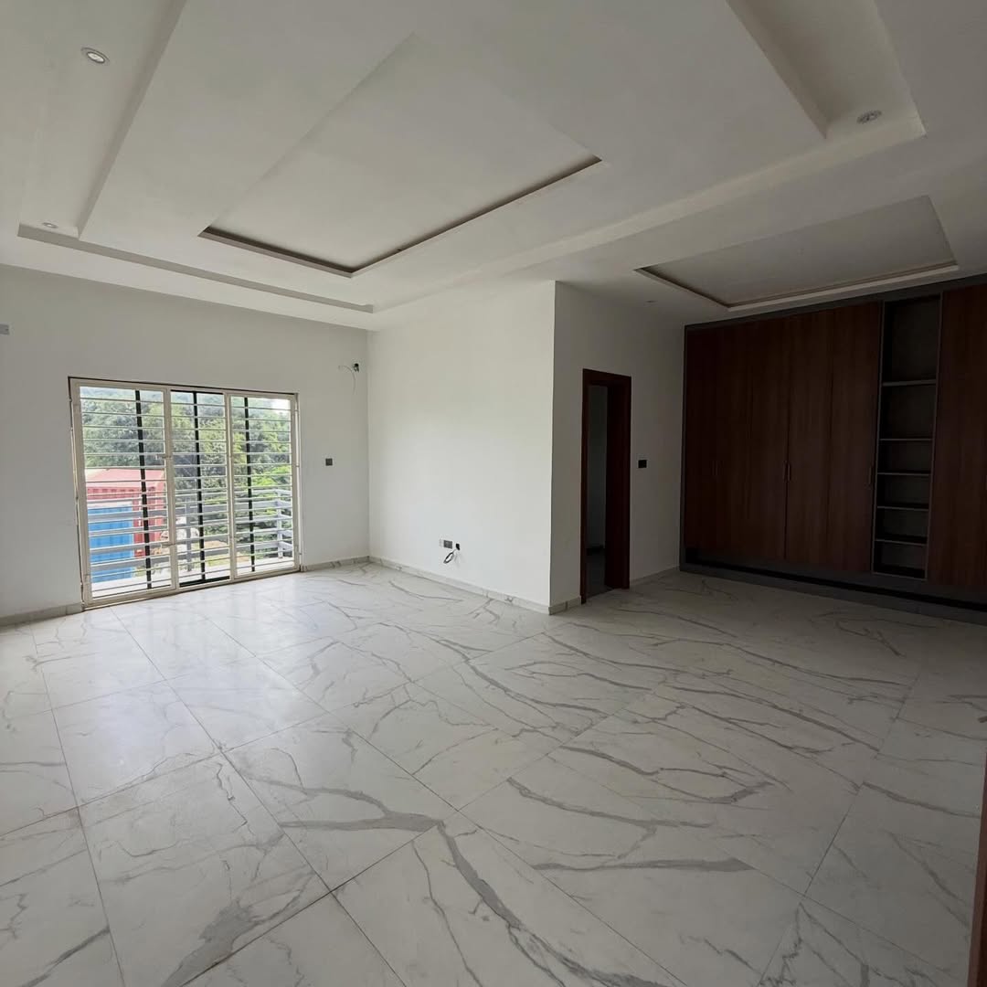 5 bedroom semi-detached duplex with 2BQ for sale in Asokoro, Abuja