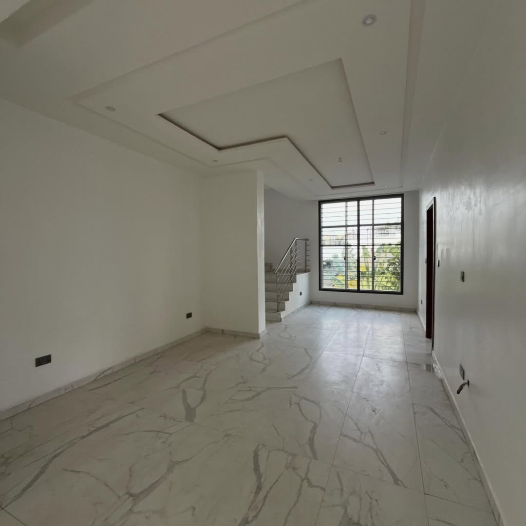 5 bedroom semi-detached duplex with 2BQ for sale in Asokoro, Abuja