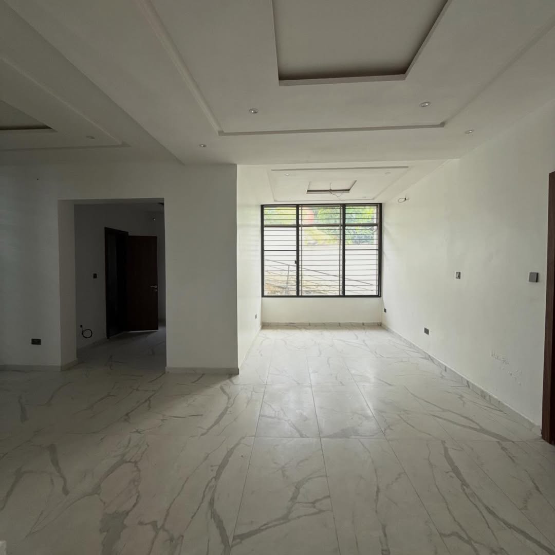 5 bedroom semi-detached duplex with 2BQ for sale in Asokoro, Abuja