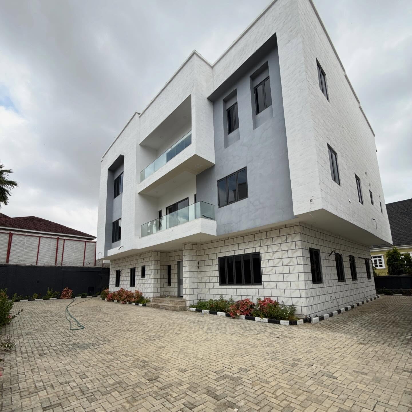 7 bedroom smart detached duplex for sale in Asokoro, Abuja