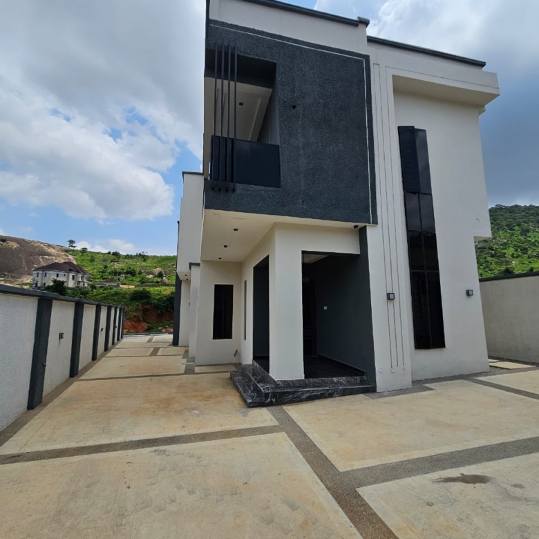 4 bedroom duplex with BQ for sale in Dawaki, Abuja