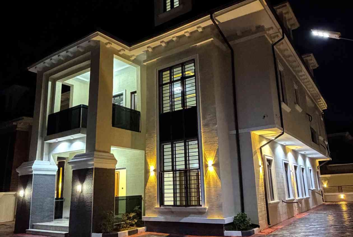 7 bedroom penthouse villa for sale in Karsana, Gwarinpa Extension, Abuja