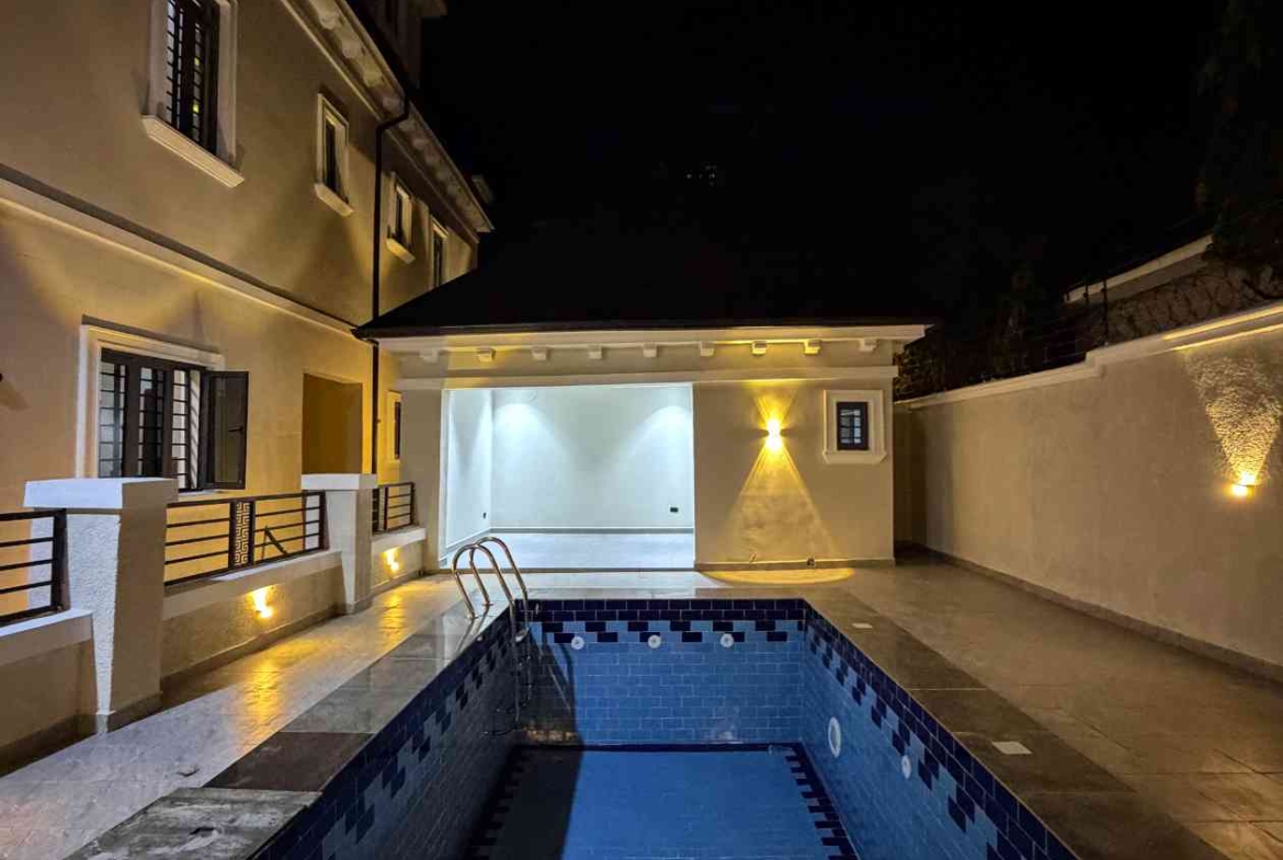 7 bedroom penthouse villa for sale in Karsana, Gwarinpa Extension, Abuja
