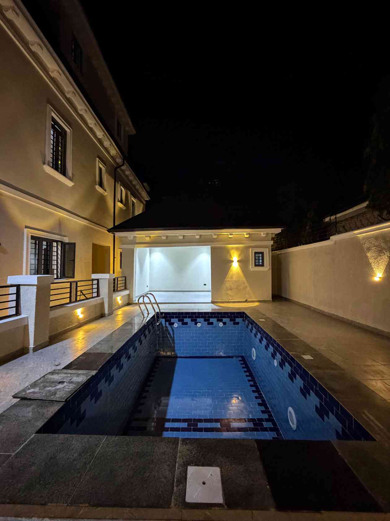 7 bedroom penthouse villa for sale in Karsana, Gwarinpa Extension, Abuja
