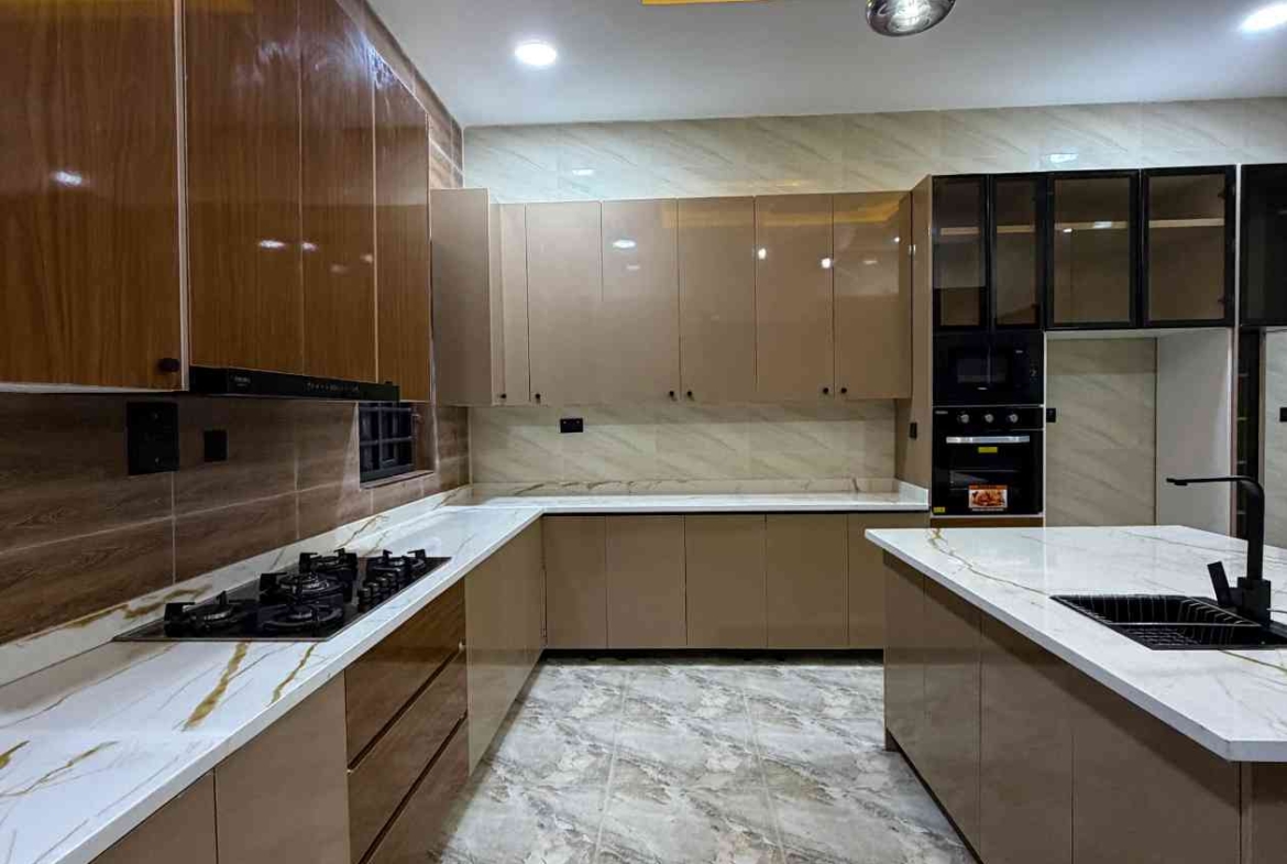 7 bedroom penthouse villa for sale in Karsana, Gwarinpa Extension, Abuja