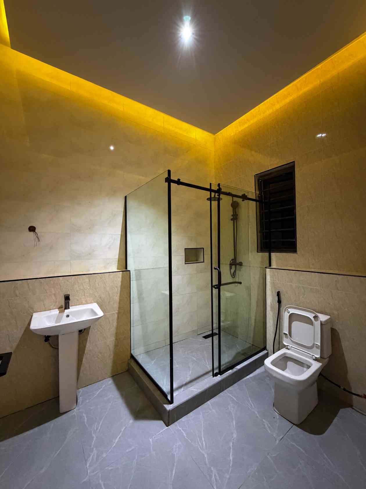 7 bedroom penthouse villa for sale in Karsana, Gwarinpa Extension, Abuja