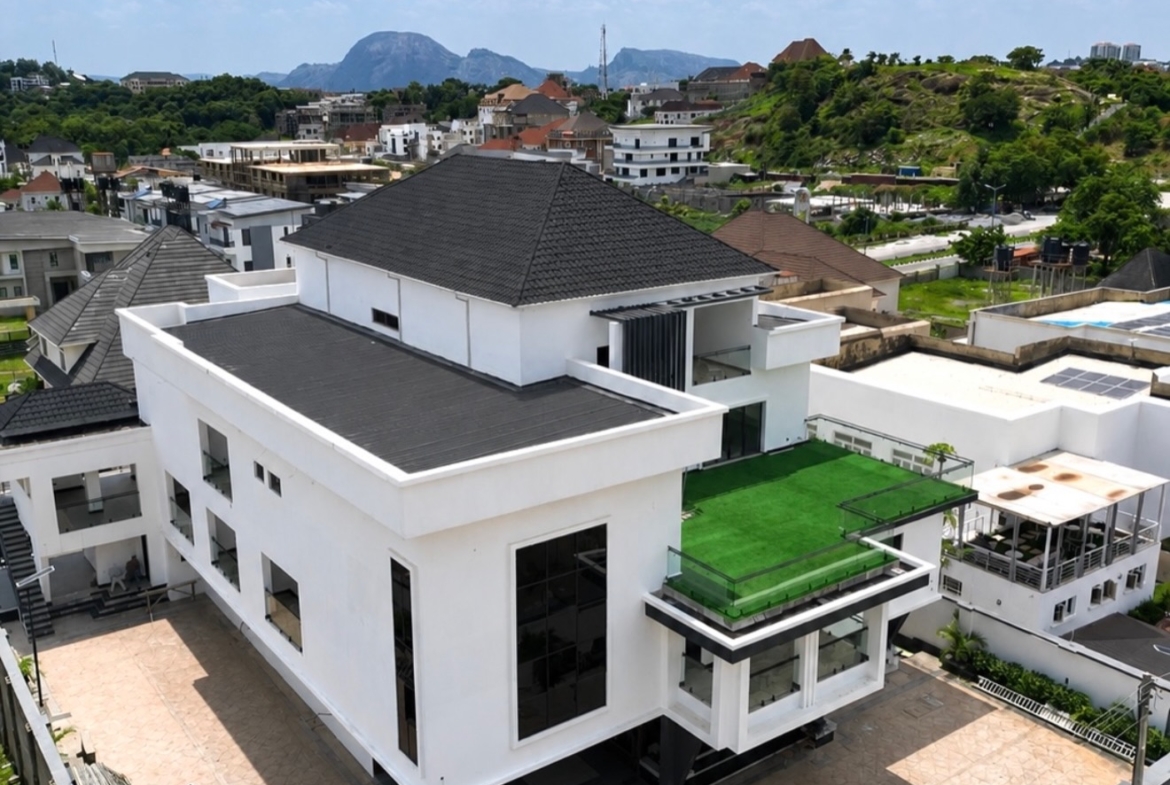 9 bedroom smart mansion for sale in Asokoro Extension, Abuja