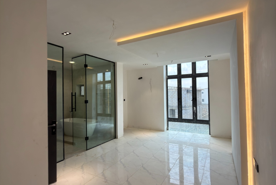 4 bedroom smart terrace duplex with BQ for sale in Wuye, Abuja