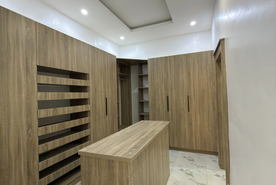 5 bedroom luxury detached duplex for sale in Guzape, Abuja