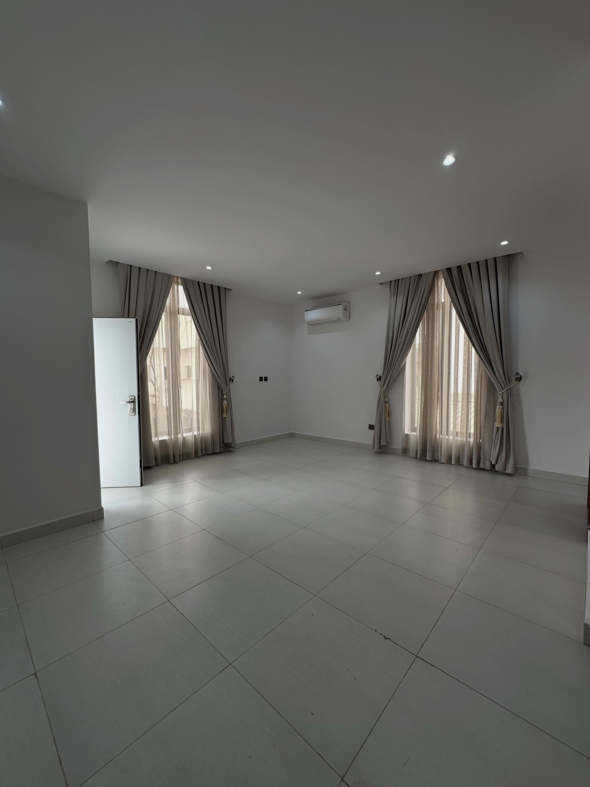 6 bedroom detached duplex for sale in Mabushi, Abuja