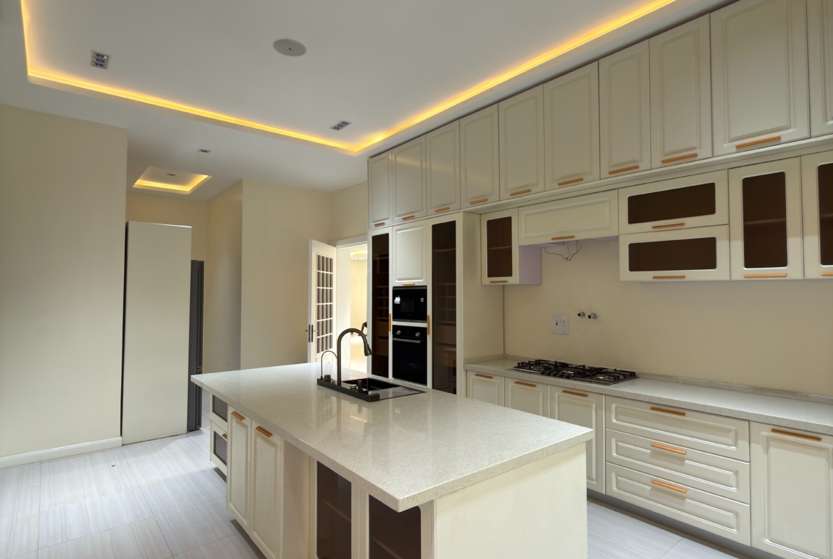 6 bedroom detached duplex for sale in Katampe Extension, Abuja