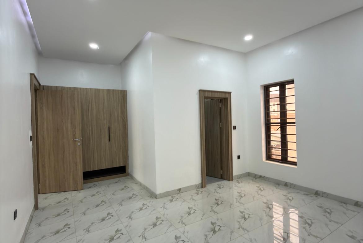 5 bedroom luxury detached duplex for sale in Guzape, Abuja
