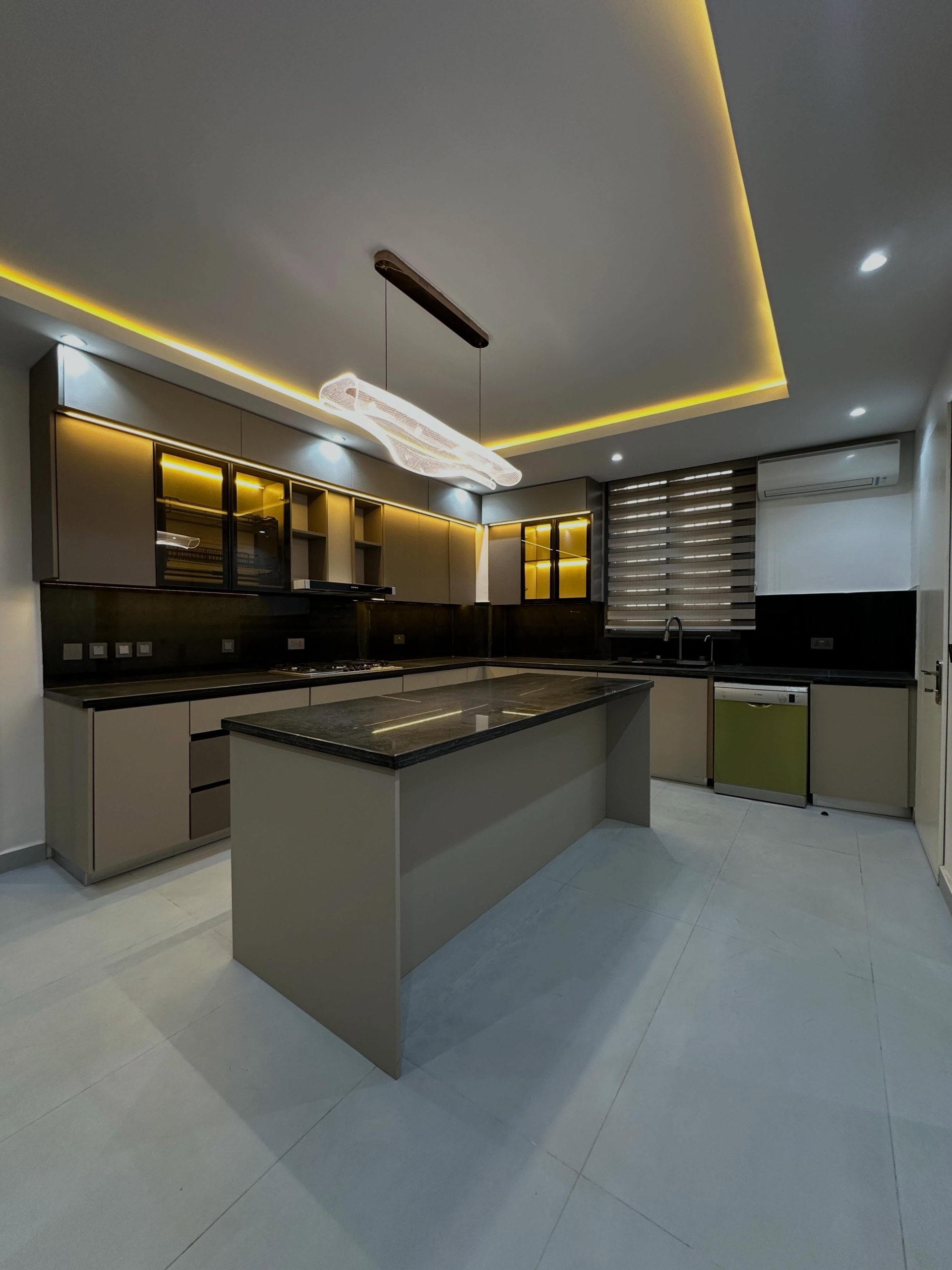 6 bedroom detached duplex for sale in Mabushi, Abuja