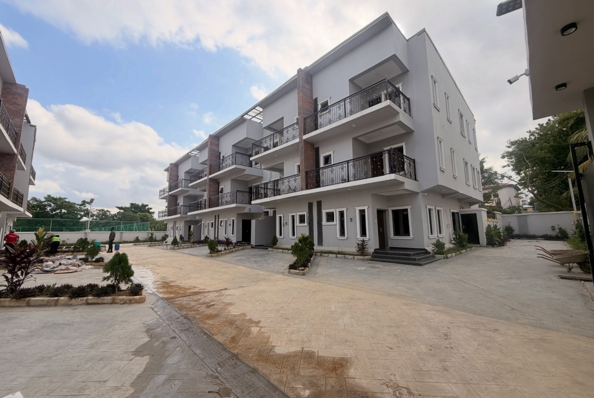 4 bedroom terrace duplex with BQ for sale in Wuse, Abuja