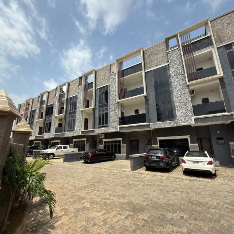 4 bedroom smart terrace duplex with BQ for sale in Wuye, Abuja